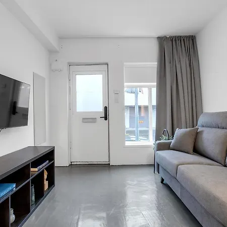The Sunny House Apartment *